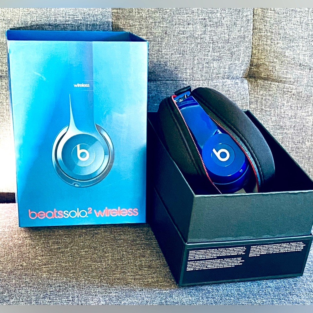 Blue Beats by Dre Solo2 Wireless headphones - Picture 4 of 10